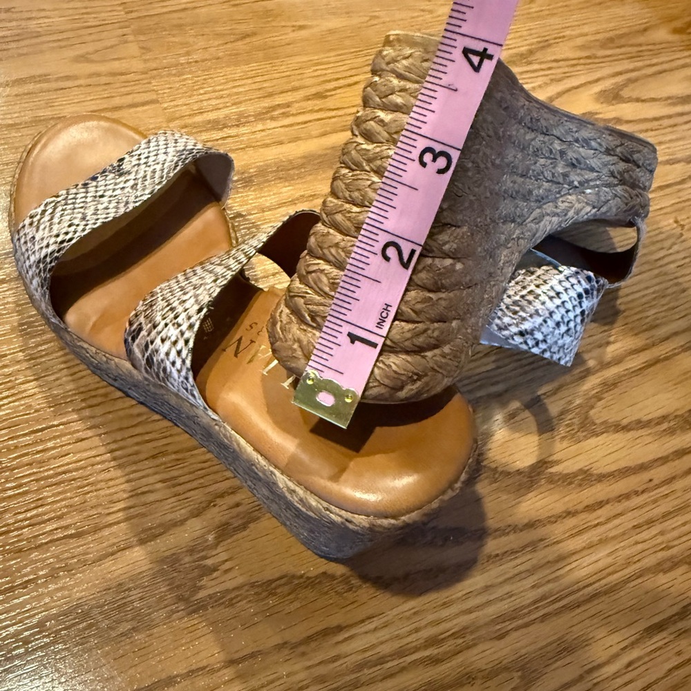 Italian Shoemakers Snakeskin Pattern Wedges - Picture 11 of 11